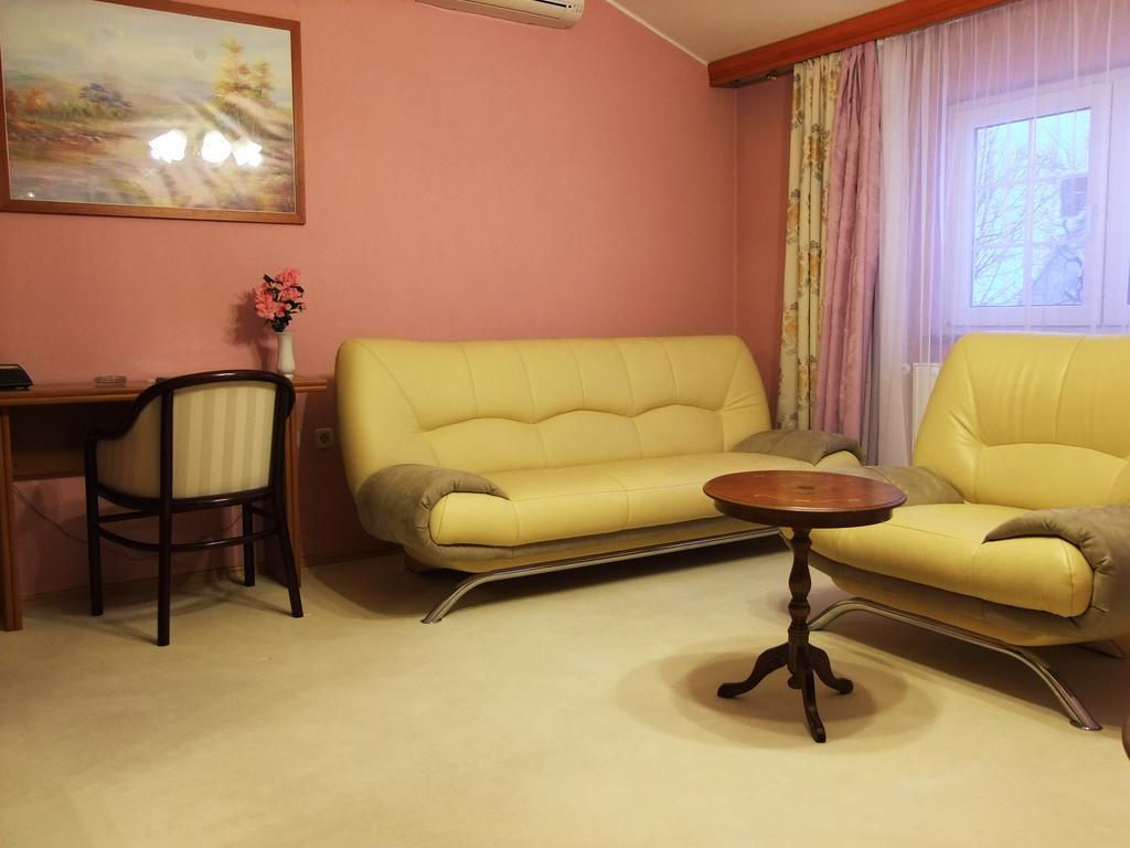Bed & Breakfast Vila Stanisic Пожега Стая снимка