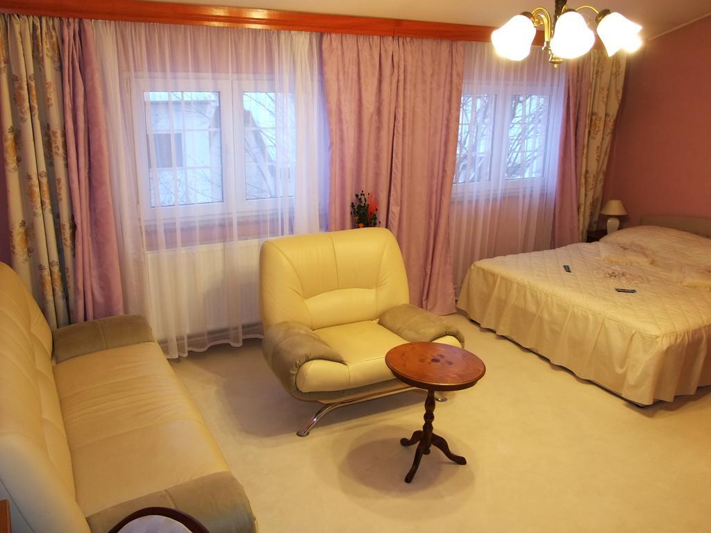 Bed & Breakfast Vila Stanisic Пожега Стая снимка